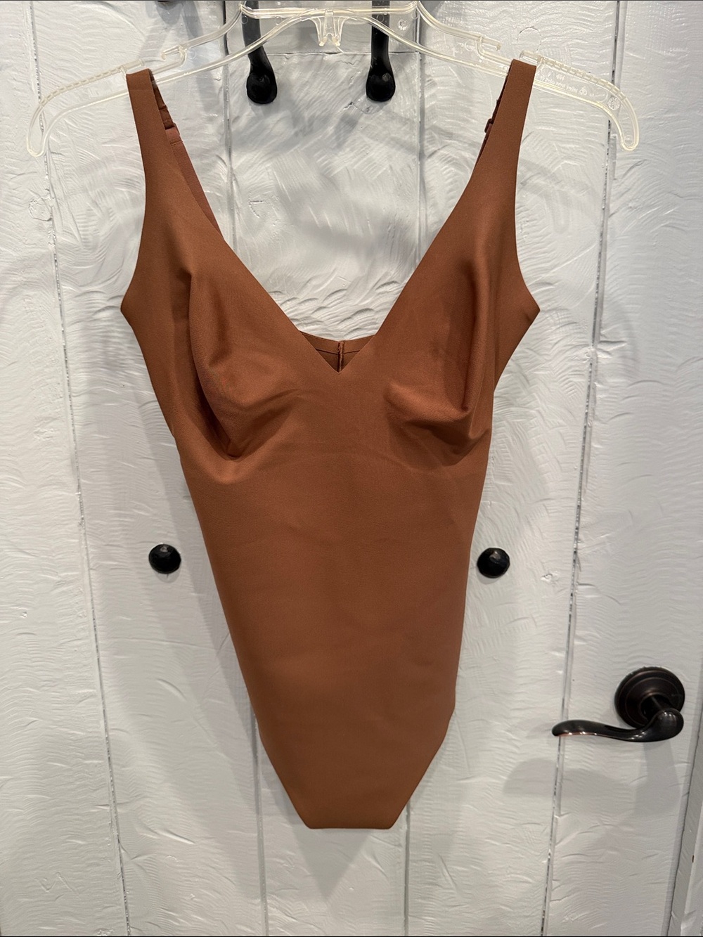 Skims Body Unlined Plunge Thong Bodysuit L NWT
